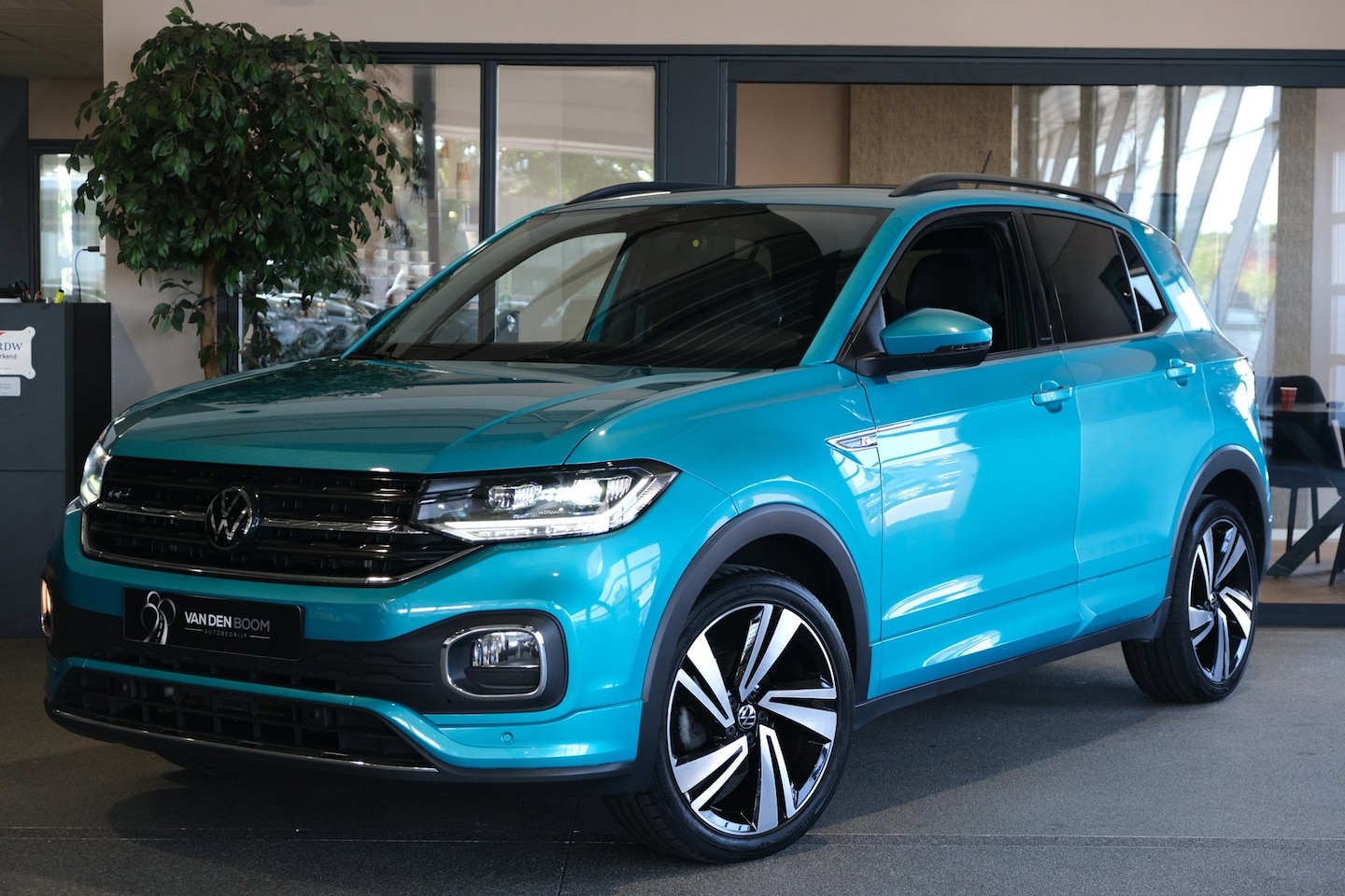 Volkswagen T-Cross - 1.0 TSI 2x R-Line IQ Led Virtual Navi Cam ACC Kessy - AutoWereld.nl