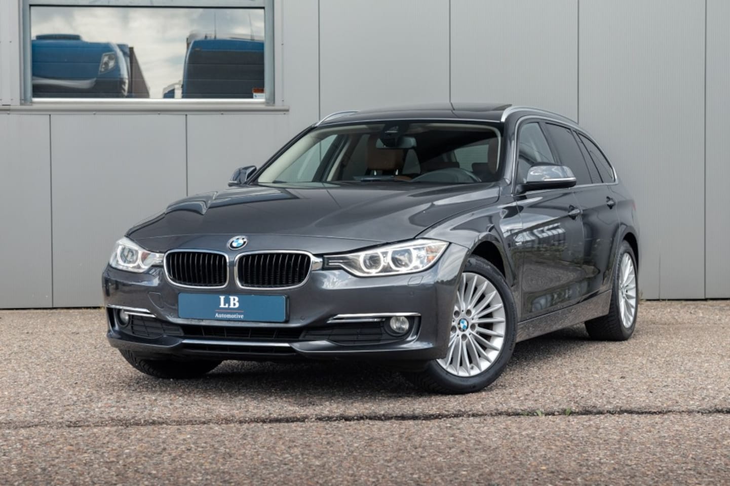 BMW 3-serie - 320d Luxury Line 320d luxury line, pano/leer/head-up - AutoWereld.nl