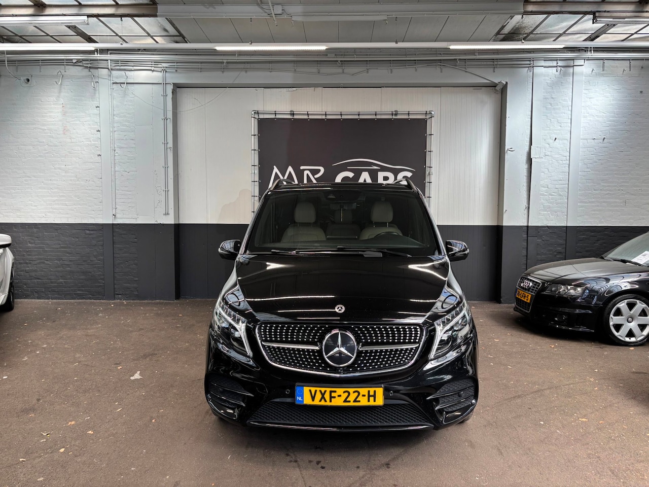 Mercedes-Benz V-klasse - 300d 4-MATIC Lang DC Edition 300d 4-MATIC Lang DC Edition - AutoWereld.nl