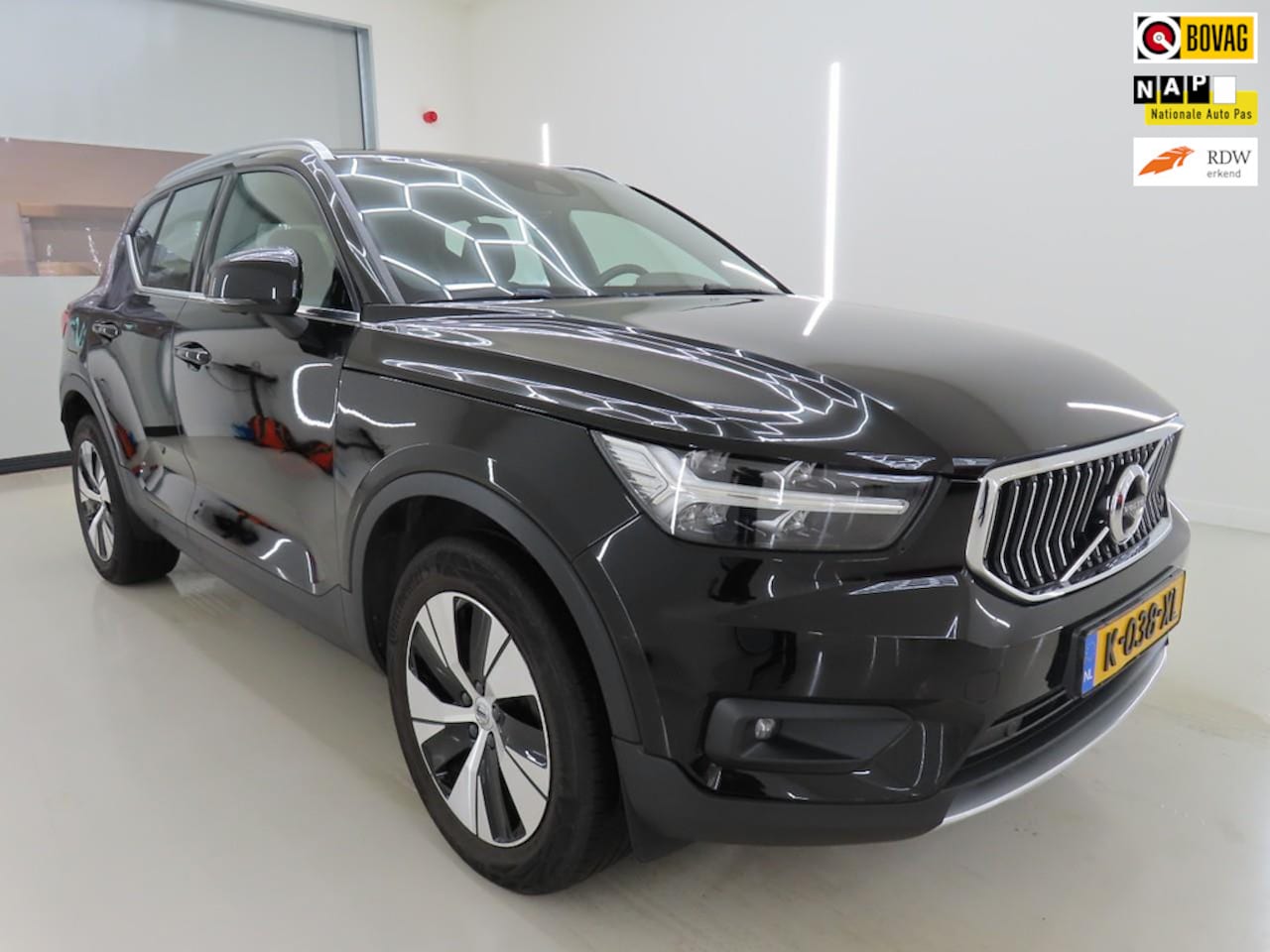 Volvo XC40 - 1.5 T5 Recharge Business Pro+Stoel-verw+Full-Navigatie+ = TOP UITV !! - AutoWereld.nl