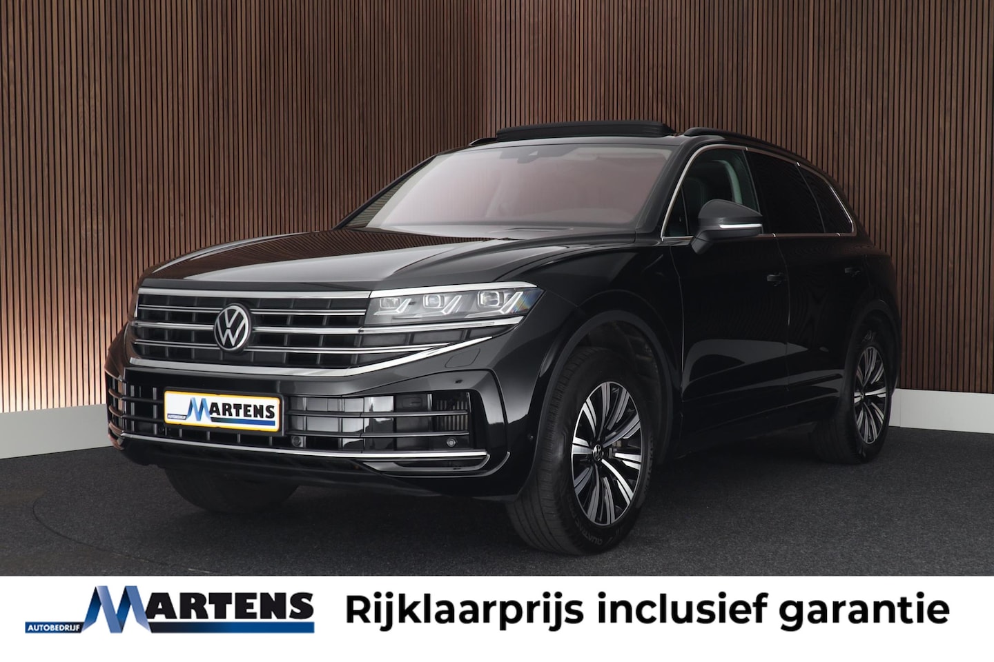 Volkswagen Touareg - 3.0 e-Hybrid 381pk Elegance Trekhaak Camera Leder Virtual Cockpit Panoramadak Navigatie - AutoWereld.nl