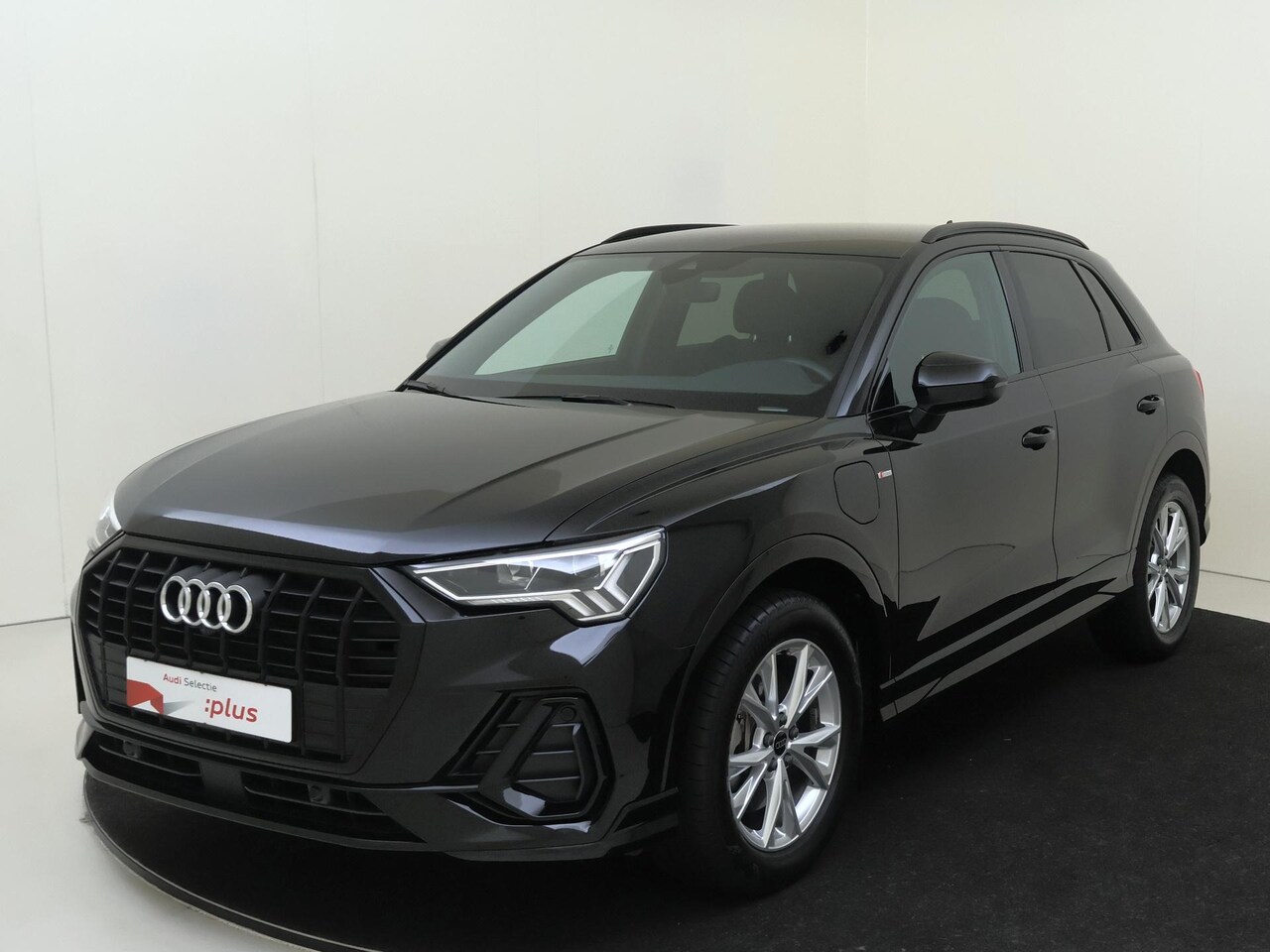 Audi Q3 - 45 TFSI e S edition | SoH 100% | Keyless | 360 camera | Dodehoek detectie | Navigatie Plus - AutoWereld.nl