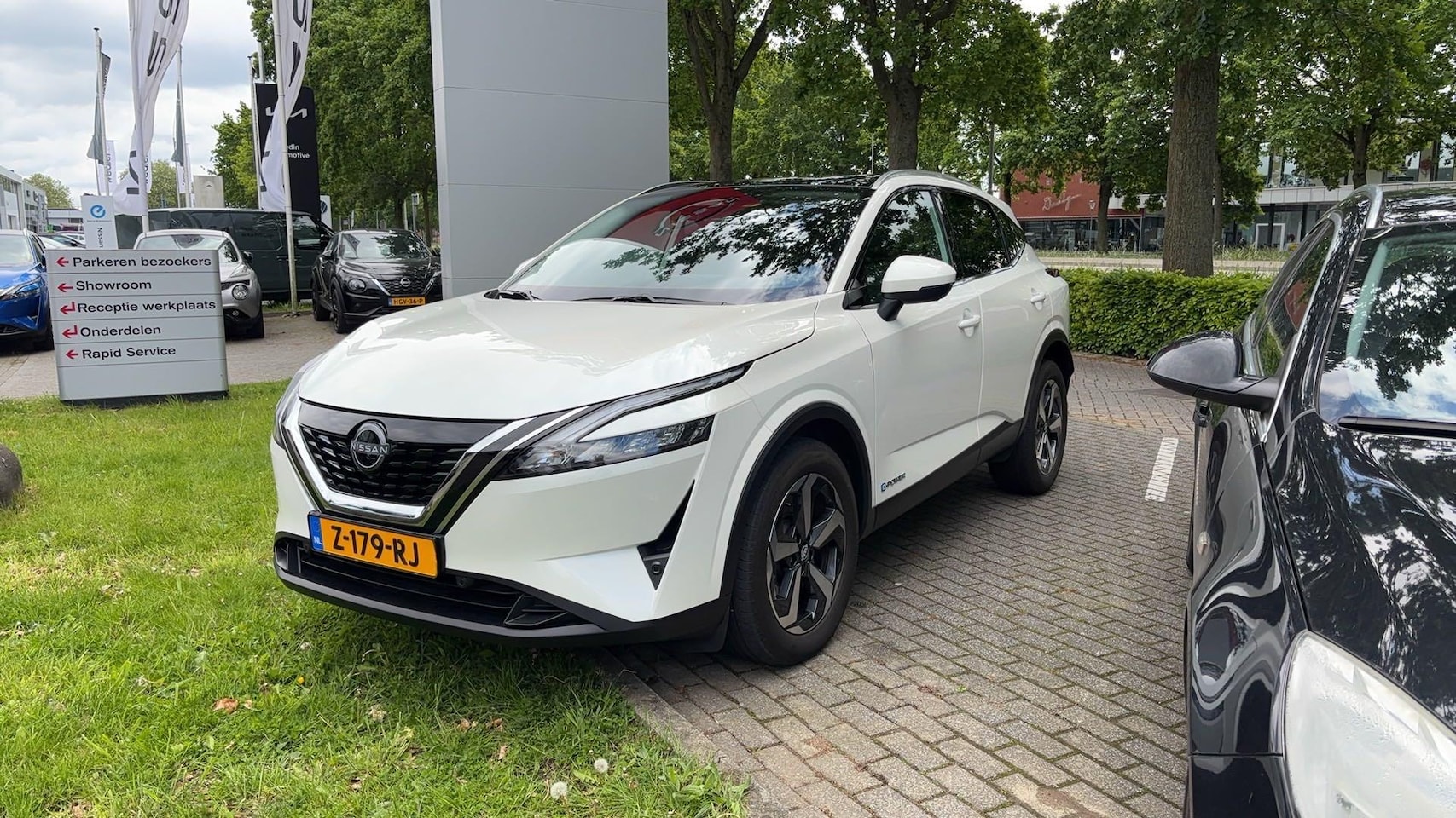 Nissan Qashqai - 1.5 e-Power Limited Edition | 1e eig. | Panoramadak | Nav | Lm Velgen | - AutoWereld.nl