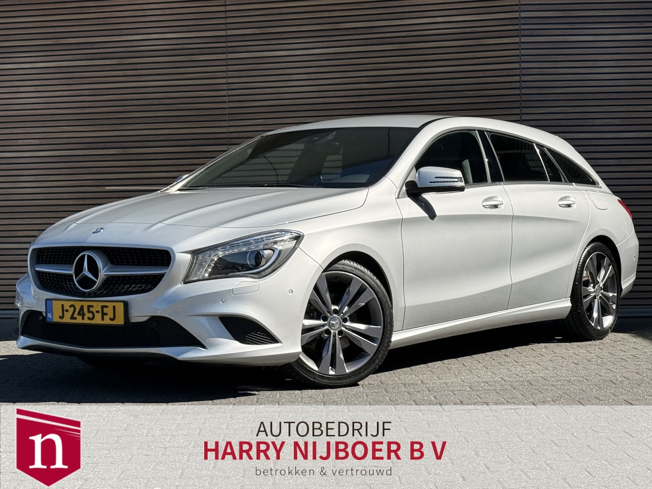Mercedes-Benz CLA-klasse Shooting Brake - 180 Lease Edition Navi / Clima / Lm Velgen / Half Leer / PDC - AutoWereld.nl