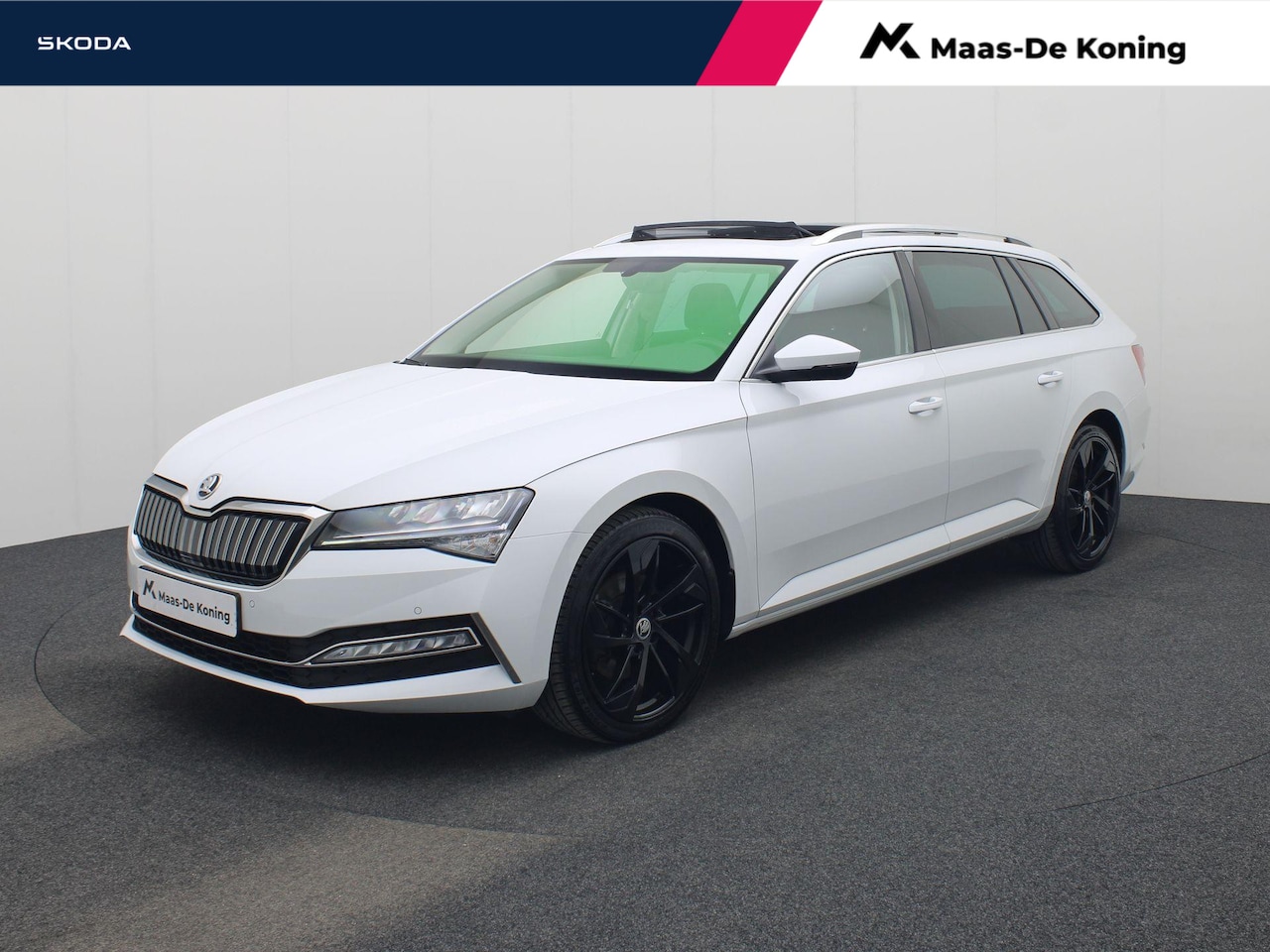 Skoda Superb Combi - 1.4TSIiV 160kW/218PK Business Edition DSG · Panoramadak · Trekhaak · Apple/Android Car Pla - AutoWereld.nl