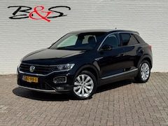 Volkswagen T-Roc - 2.0 TSI 4Motion Sport Automaat Carplay Navi Trekhaak All-Seasonbanden