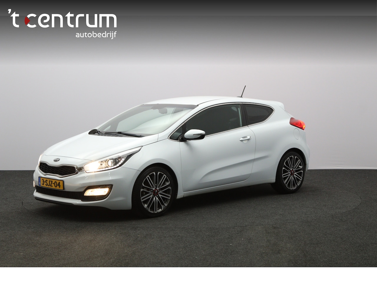 Kia Pro cee'd - 1.6 GDI Business Pack 1.6 GDI Business Pack, Navigatie, Camera, 18" LM - AutoWereld.nl