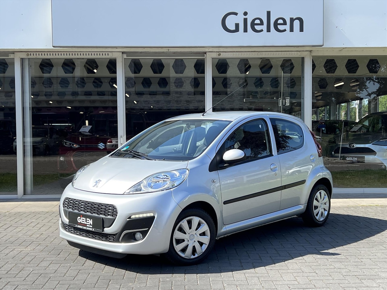 Peugeot 107 - 1.0 68PK 5D Active | 2e eigenaar, Airconditioning, Unieke KM Stand, Elektrische ramen, Cen - AutoWereld.nl