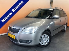 Skoda Fabia Combi - 1.4-16V Tour nwe APK | clima | trekhaak dealer onderhouden | winterset