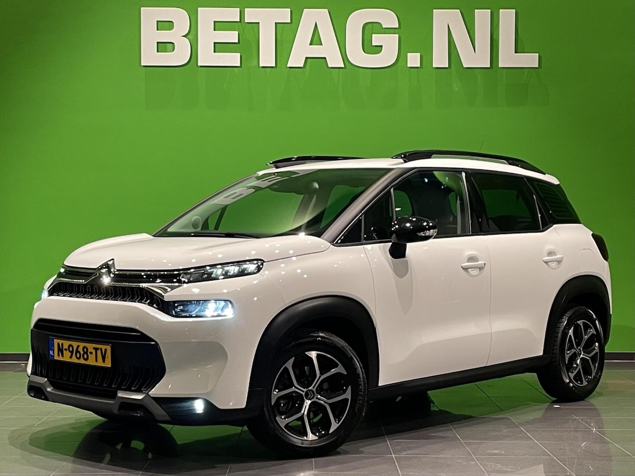 Citroën C3 Aircross - 1.2 Shine | Stoelverwarming | Leder | Camera | - AutoWereld.nl