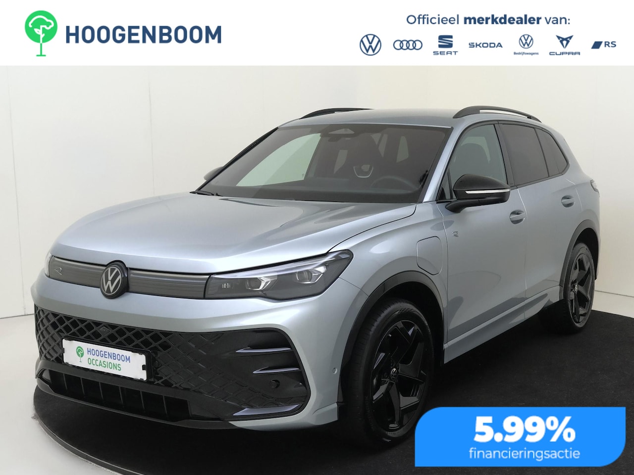 Volkswagen Tiguan - 1.5 eHybrid R-Line Edition | SoH 100% | Trekhaak | Head-up display | Black style | 360 cam - AutoWereld.nl
