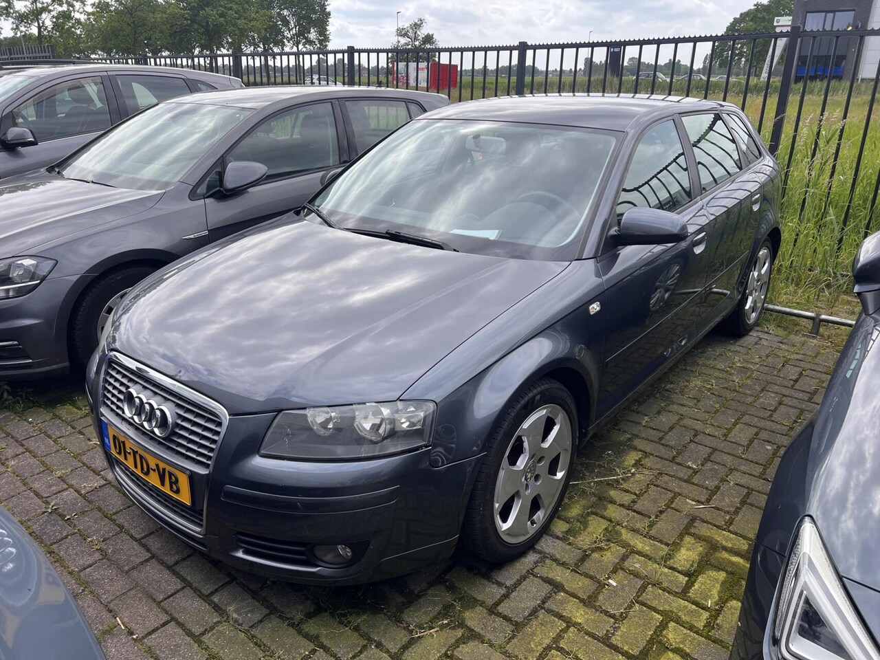 Audi A3 Sportback - 2.0 FSI Ambition Let op! Handel of Export! - AutoWereld.nl