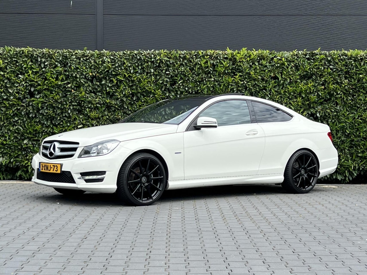 Mercedes-Benz C-klasse Coupé - 180 Edition 1 AMG PAKKET, FACELIFT, PANORAMADAK, H/K SOUND, CRUISE CONTROL, CLIMATE CONTRO - AutoWereld.nl