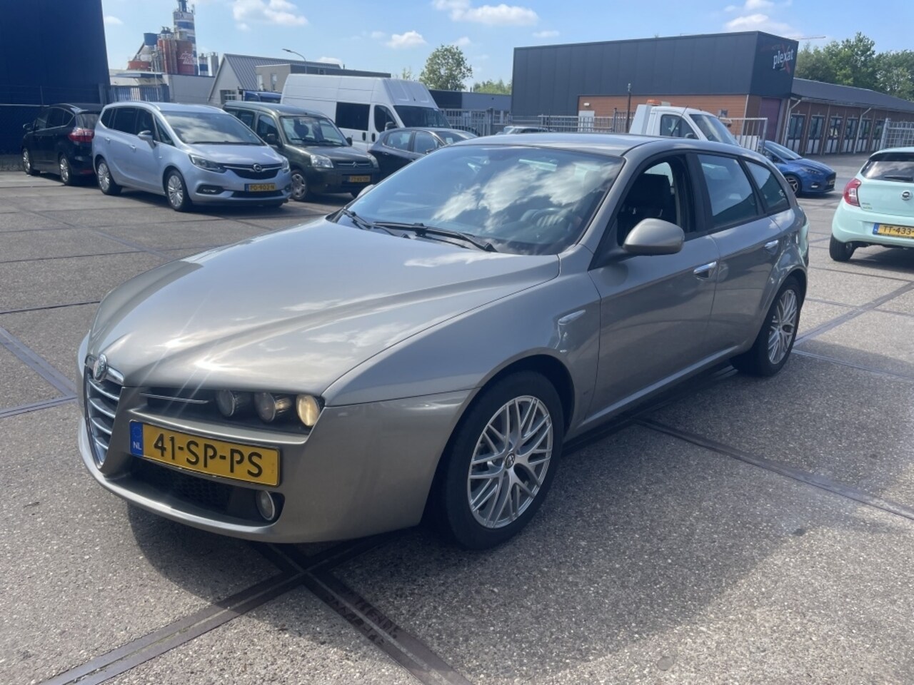 Alfa Romeo 159 Sportwagon - 2.2 JTS Distinctive Inruil koopje - AutoWereld.nl