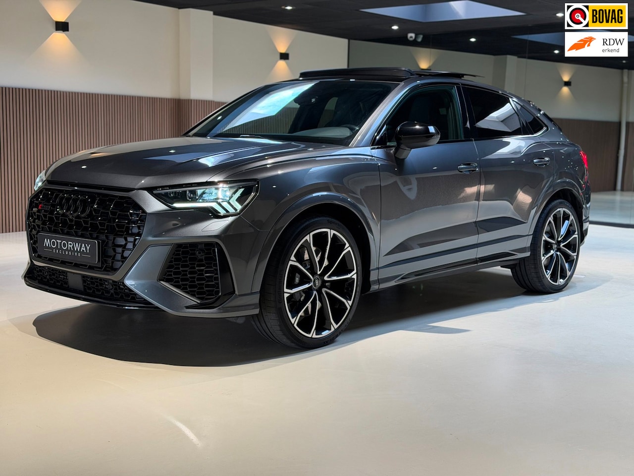 Audi RSQ3 Sportback - 2.5 TFSI|Pano|RS Seats|Camera|Sonos|Matrix|Trekhaak - AutoWereld.nl
