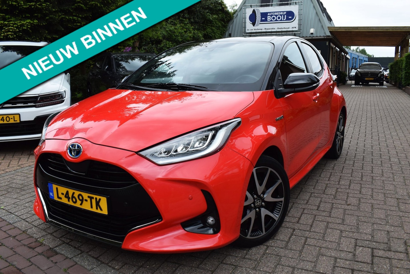 Toyota Yaris - 1.5 Hybrid Launch Edition AUTOM/NAVI/ADAP-CRUISE/CARPLAY/AIRCO/PDC V+A/CAMERA//HEAD-UP/XEN - AutoWereld.nl