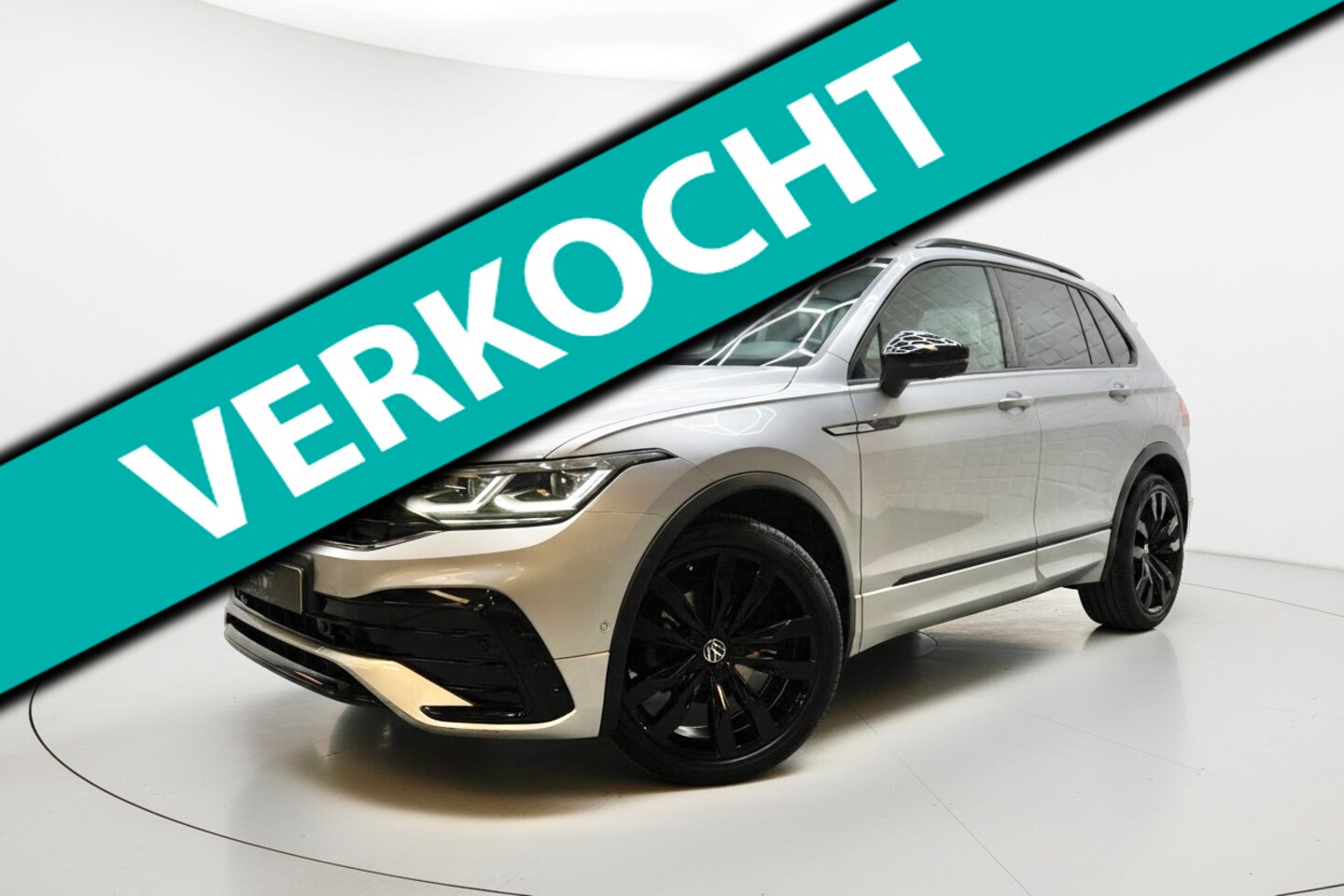Volkswagen Tiguan - 1.5 TSI 3x R Line PANO VIRTUAL CAM ACC IQ - AutoWereld.nl