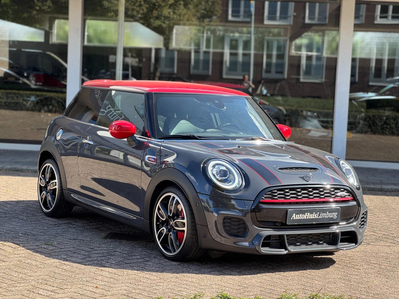 MINI John Cooper Works - Mini 2.0 Works|231PK|Nav|Camera|Nieuwstaat!|Thunder Grey|1e Eigenaar - AutoWereld.nl