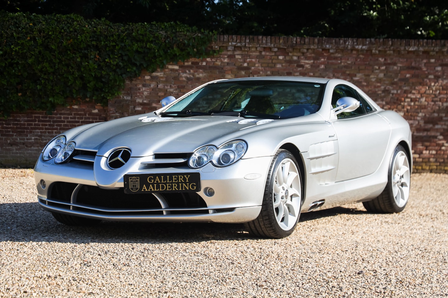 Mercedes-Benz SLR - McLaren "Crystal Laurit Silver" Serviced exclusively by Mercedes-Benz,Presented in Crystal - AutoWereld.nl