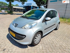 Peugeot 107 - 1.0-12V XR ( Lage kilometerstand met boekjes)