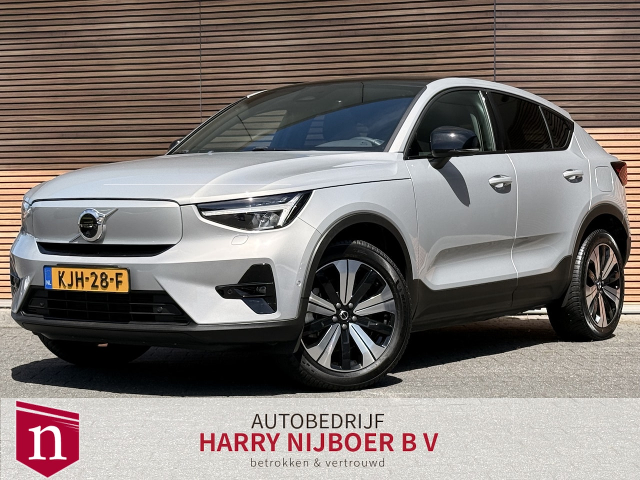 Volvo C40 - Recharge Twin Ultimate 78kWh Panodak / 360* Camera / LM Velgen / All season banden / Dodeh - AutoWereld.nl