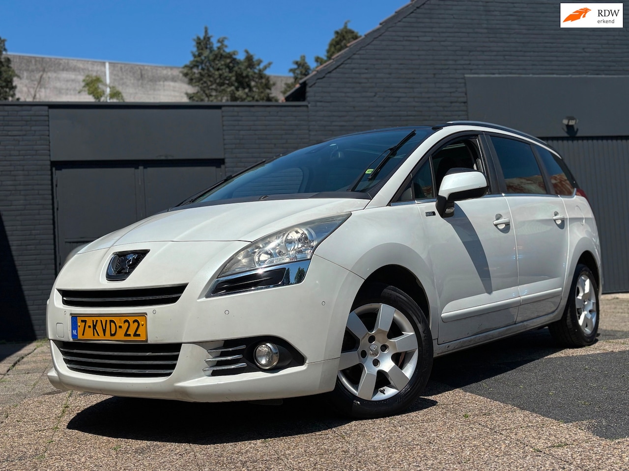 Peugeot 5008 - 1.6 Style | 7-Persoons | Lees Tekst - AutoWereld.nl