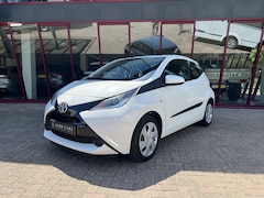 Toyota Aygo - 1.0 VVT-i x-play | 2e eigenaar | Elektrische ramen | Start/Stop |
