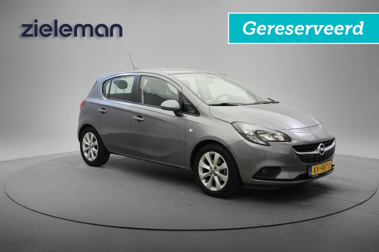 Opel Corsa - 1.4 Favourite - Carplay, Navi, Cruise, Lichtmetalen Velgen GERESERVEERD!!! - AutoWereld.nl