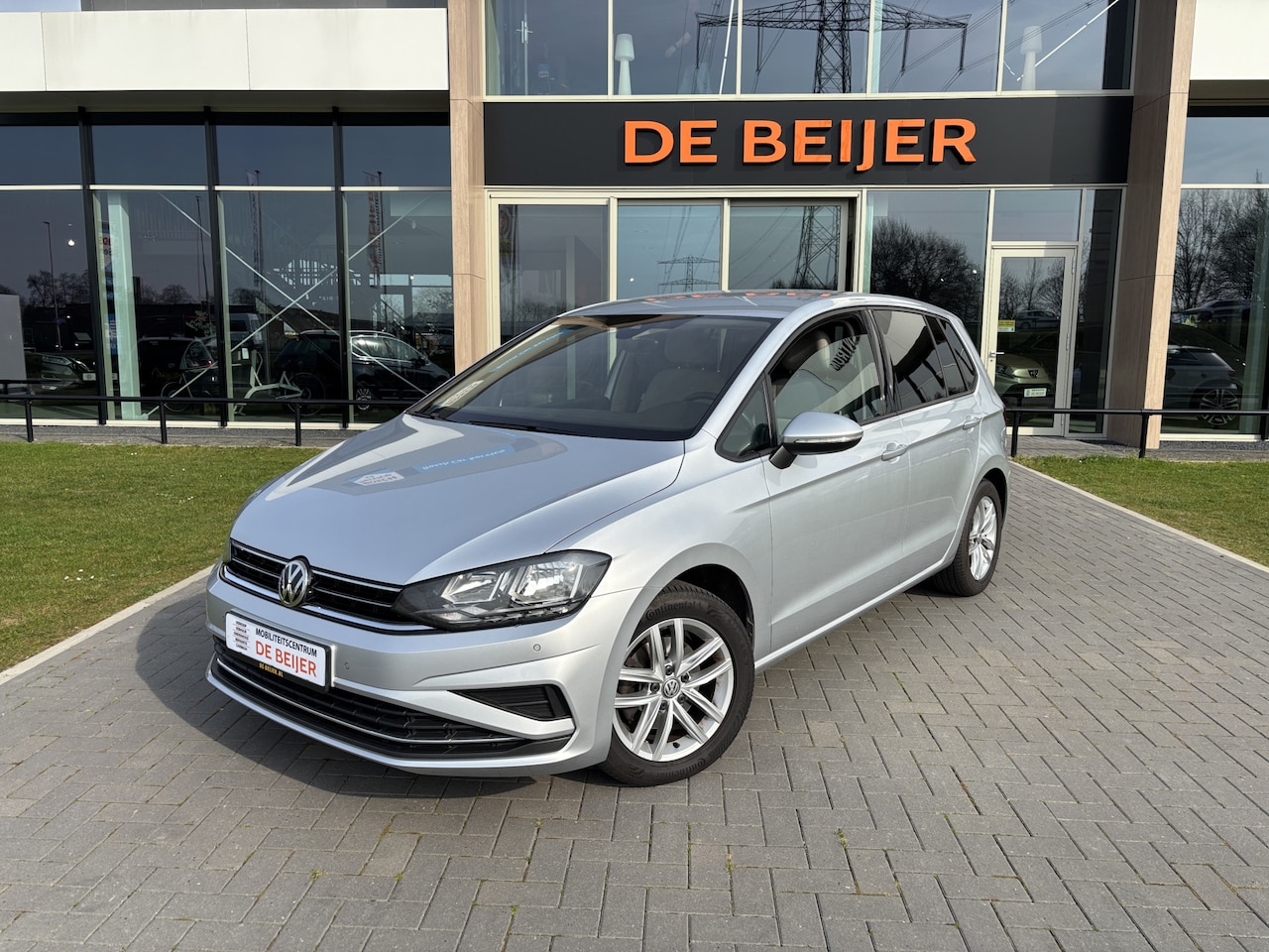 Volkswagen Golf Sportsvan - 1.5 TSI ACT Comfortline Trekhaak I Navigatie I Camera - AutoWereld.nl
