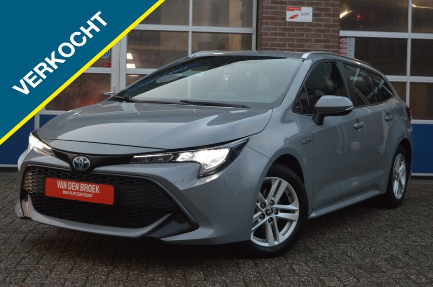 Toyota Corolla Touring Sports - 1.8 | HYBRID - CAMERA - LED - AutoWereld.nl