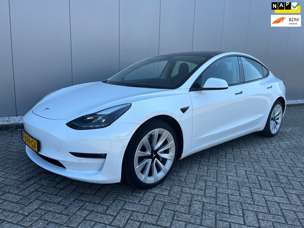 Tesla Model 3 - Long Range RWD Long Range AWD 75 kWh/ SOH 93.3 % - AutoWereld.nl