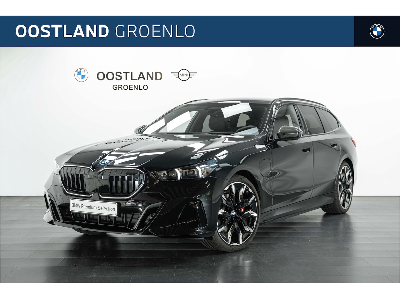 BMW 5-serie Touring - 530e M Sport Automaat / Panoramadak / Trekhaak / Bowers & Wilkins / Parking Assistant Prof - AutoWereld.nl