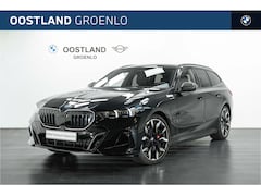 BMW 5-serie Touring - 530e M Sport Automaat / Panoramadak / Trekhaak / Bowers & Wilkins / Parking Assistant Prof