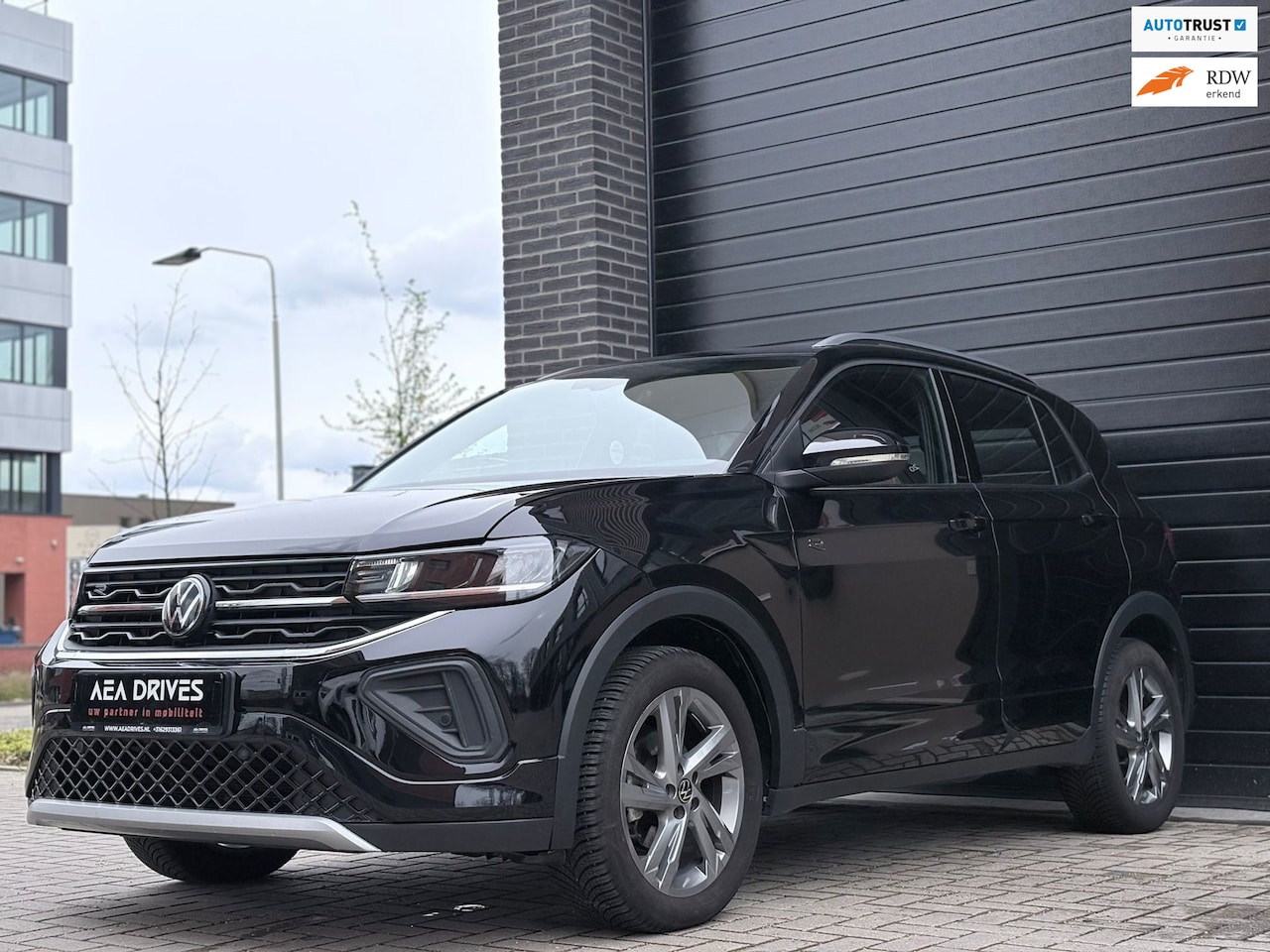 Volkswagen T-Cross - 1.0 TSI R-Line 1e eigenaar, full options! Apple CarPlay, automaat, sportief en zuinig, dea - AutoWereld.nl