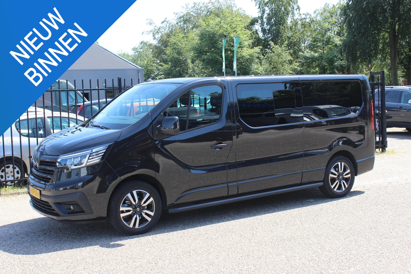 Renault Trafic - 2.0 Blue dCi DC Automaat 170 T29 L2H1 Extra DC - AutoWereld.nl