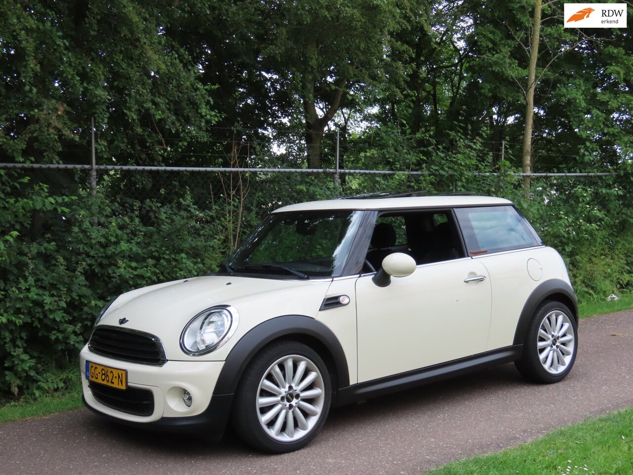MINI One - Mini 1.6 Holland Street *Panoramadak - AutoWereld.nl