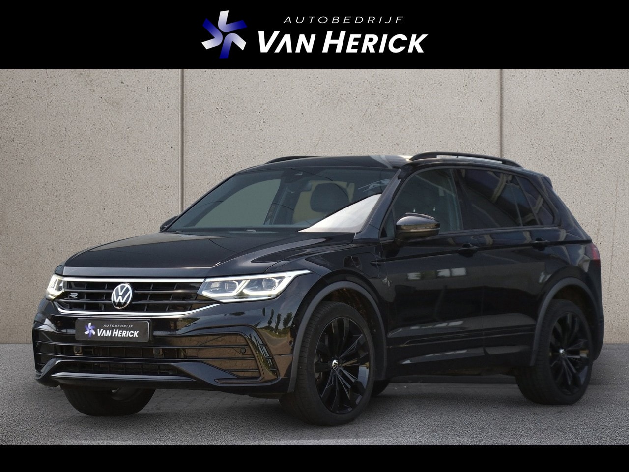 Volkswagen Tiguan - 1.4 TSI eHybrid R-Line Business+ | Black Style | IQ Light | Adaptief onderstel | 20" LM Ve - AutoWereld.nl