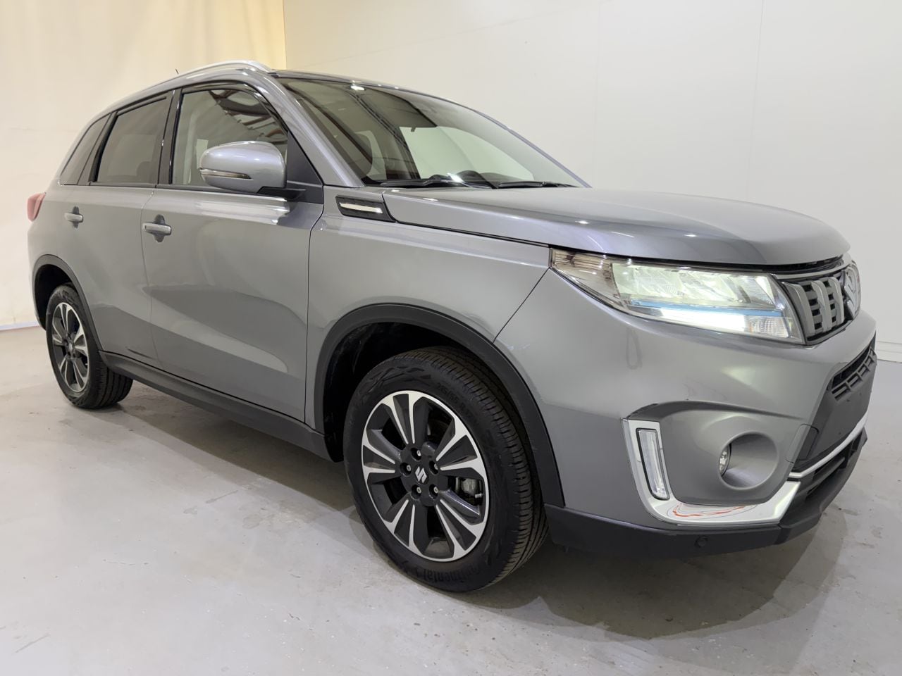 Suzuki Vitara - 1.5 Hybrid Style AllGrip Automaat - AutoWereld.nl