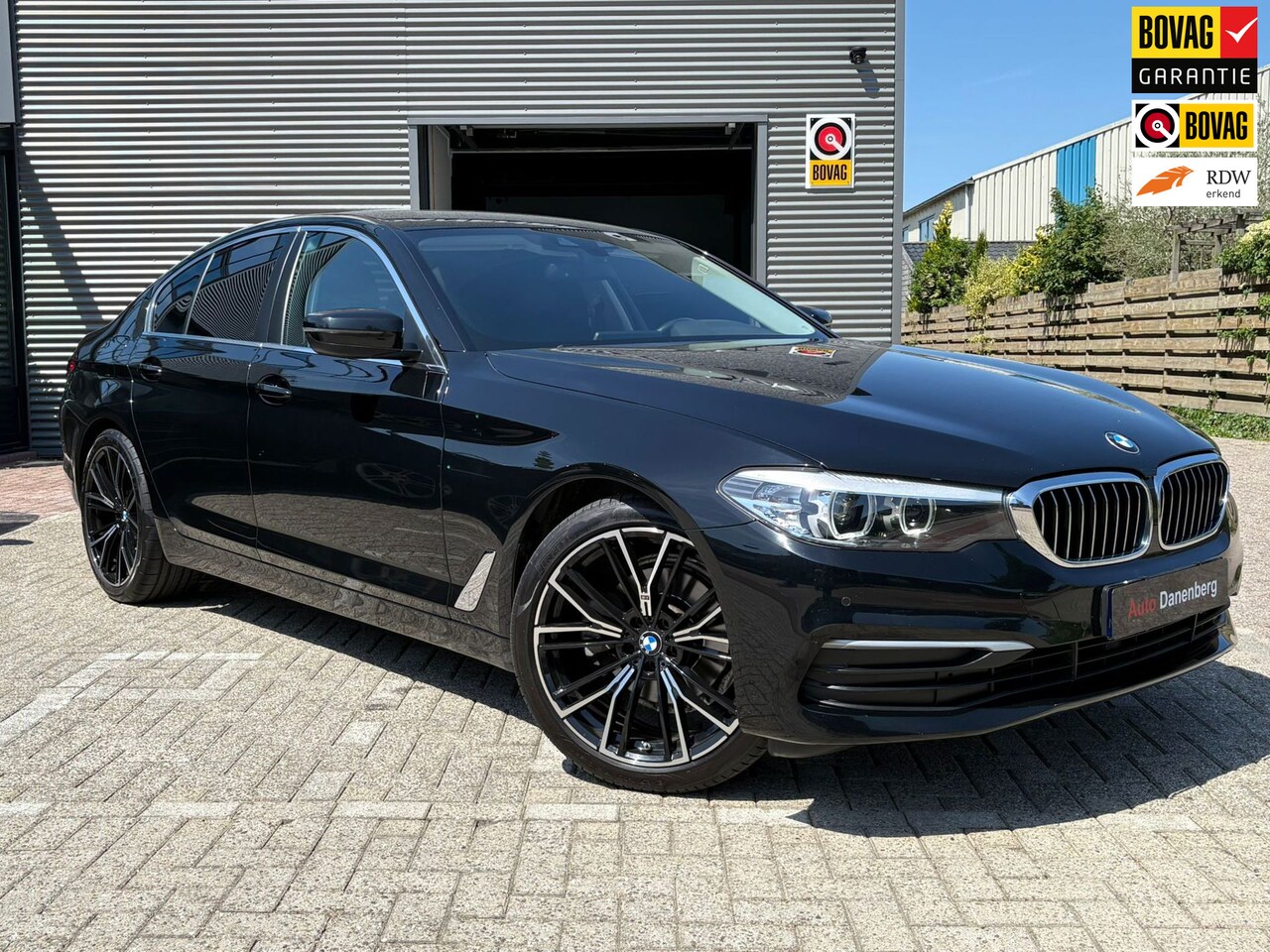 BMW 5-serie - 520i High Executive BLACK! garantie, - AutoWereld.nl