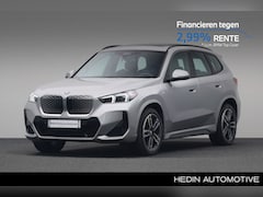 BMW iX1 - eDrive20 67 kWh | Achteruitrijcamera | Comfort Access | verwarmde voorstoelen | panoramada