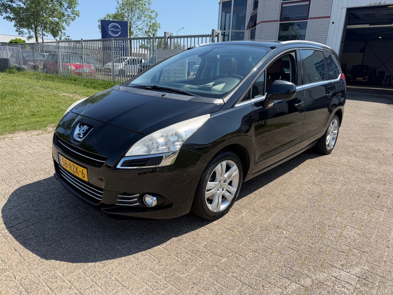 Peugeot 5008 - 1.6 THP Blue Lease Executive 7p. 1.6 THP Blue Lease Executive 7p. - AutoWereld.nl