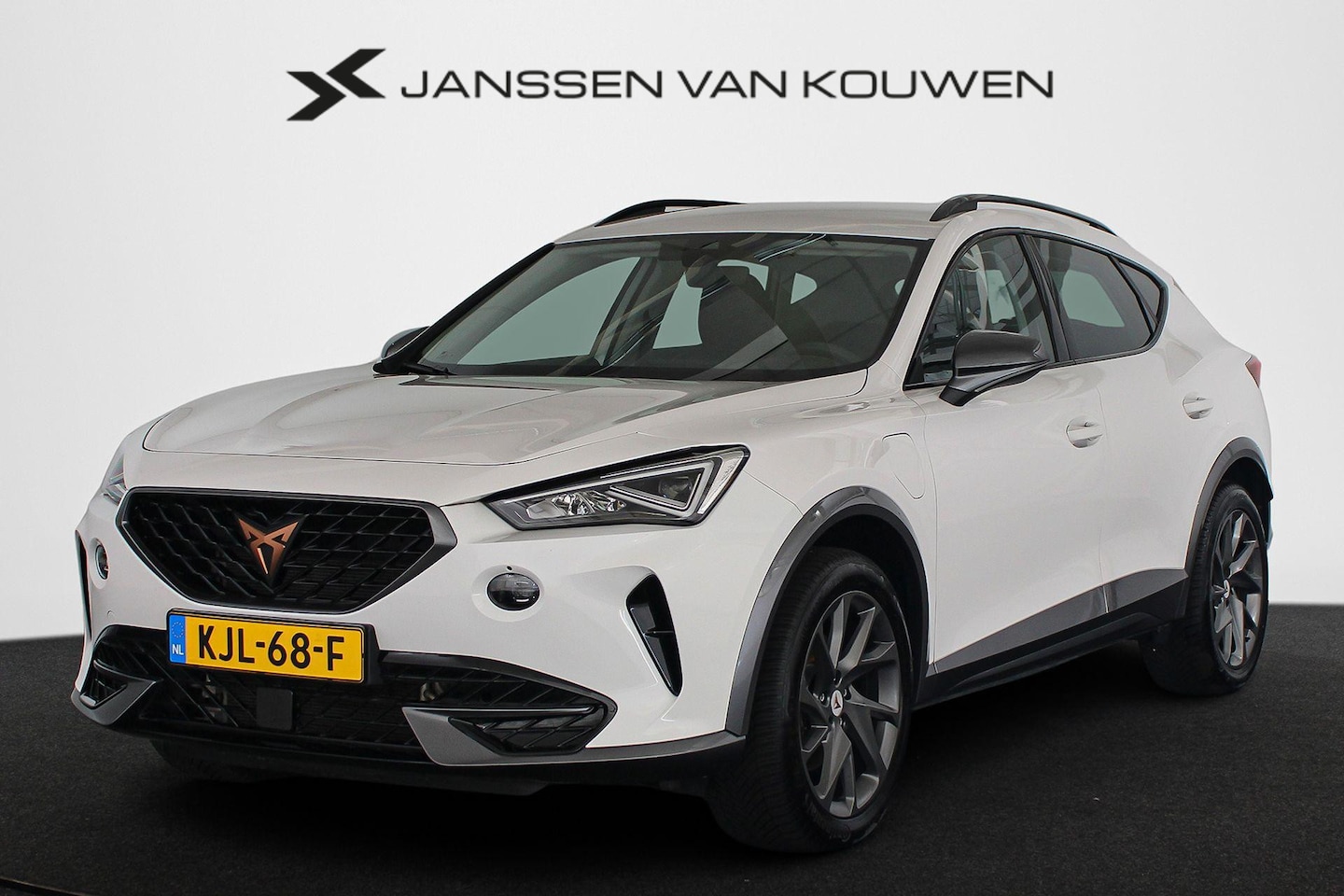 CUPRA Formentor - 1.4 TSI e-Hybrid Essential Stuurverwarming Keyless Apple Carplay 18" LMW - AutoWereld.nl