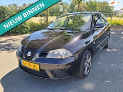 SEAT Ibiza - 1.4-16V Trendstyle LEUKE AUTO RIJDT EN SCHAKELT GOED