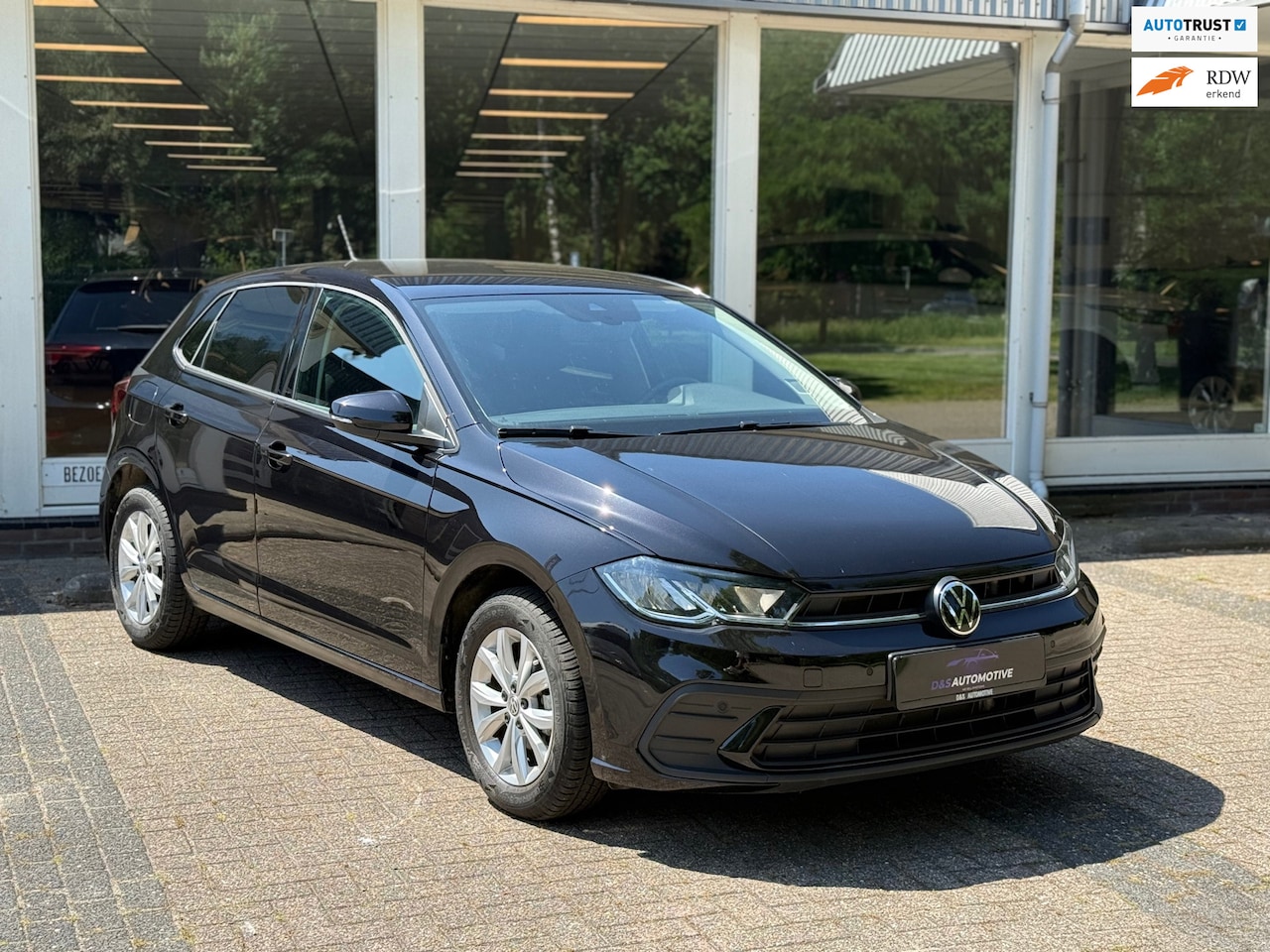 Volkswagen Polo - 1.0 TSI R-Line automaat/carplay/digitaldash,stoelverwarming - AutoWereld.nl