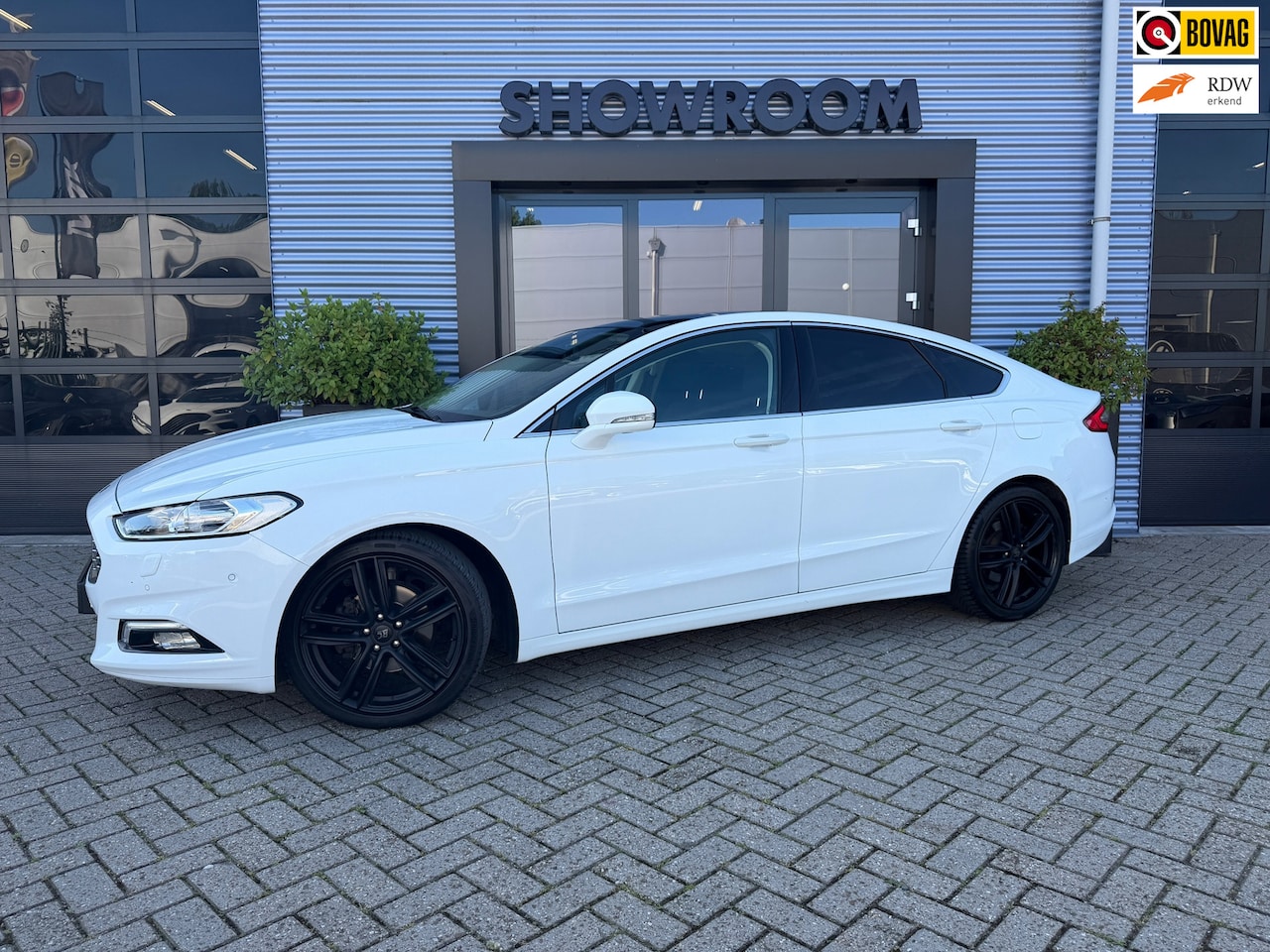 Ford Mondeo Wagon - 1.5 Titanium AUTOMAAT|PANO|STOEL EN STUURVERWARMING|CAMERA|NAVI - AutoWereld.nl
