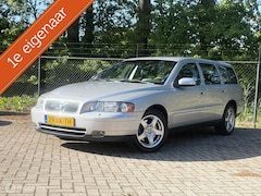 Volvo V70 - 2.0T /1E EIG/ CRUISE/ TRKHK/AIRCO/ NAP/PDC/LEDER/