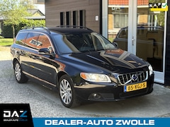 Volvo V70 - 1.6 T4 Limited Edition Aut/Ecc/Leer/Navi/Trekhaak
