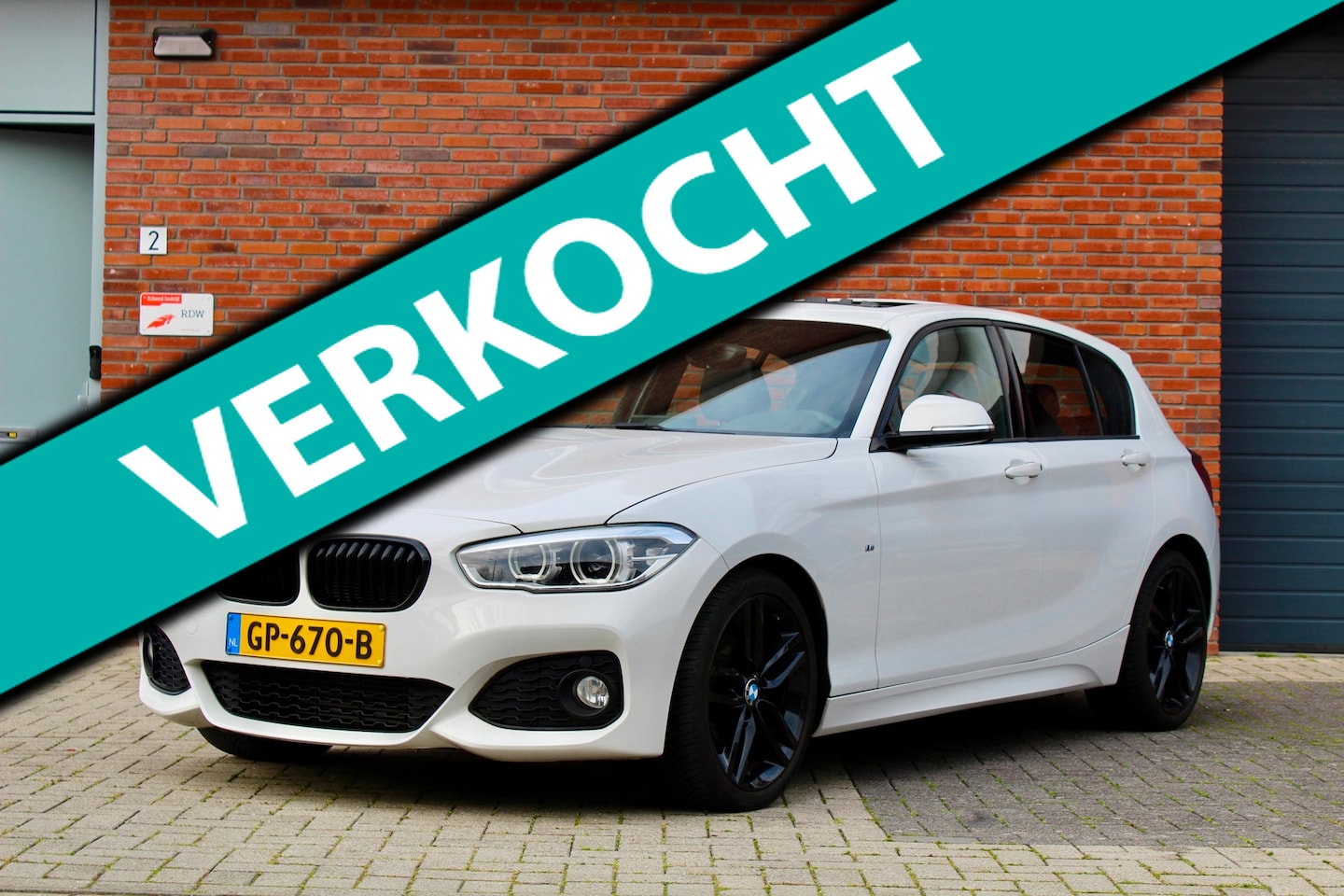 BMW 1-serie - 118i High-Executive M Sport | PANO | LED | NAP - AutoWereld.nl