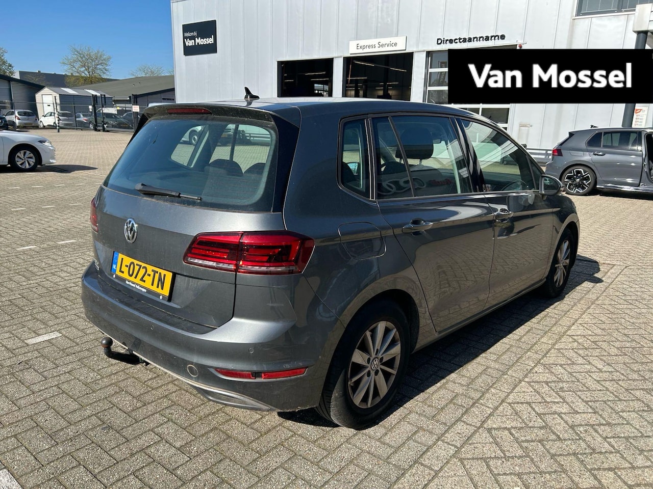 Volkswagen Golf Sportsvan - 1.5 TSI ACT Comfortline | Automaat | Apple carplay | Trekhaak | Airco | Parkeersensoren Vo - AutoWereld.nl