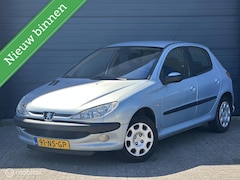 Peugeot 206 - 1.4-16V Premium | Airco | Lange APK |